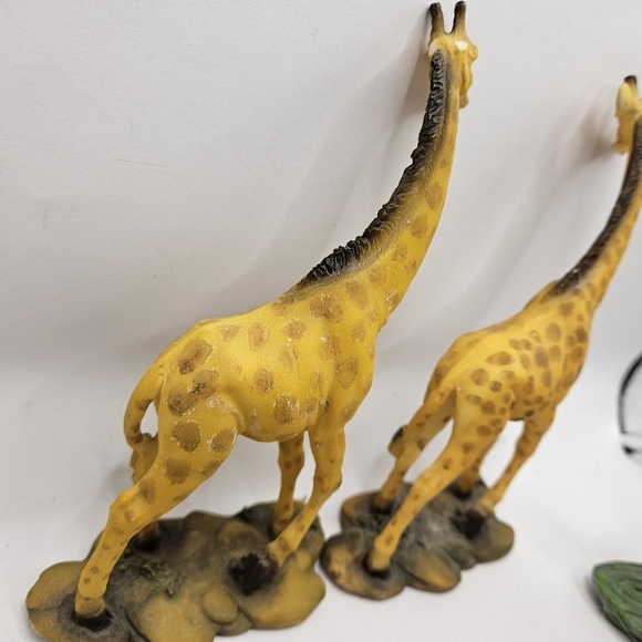 9 Vintage Polystone Figurines Greenbriar Tiger, Hippo, Giraffe, Zebra, Cheetah.  - Picture 16 of 16